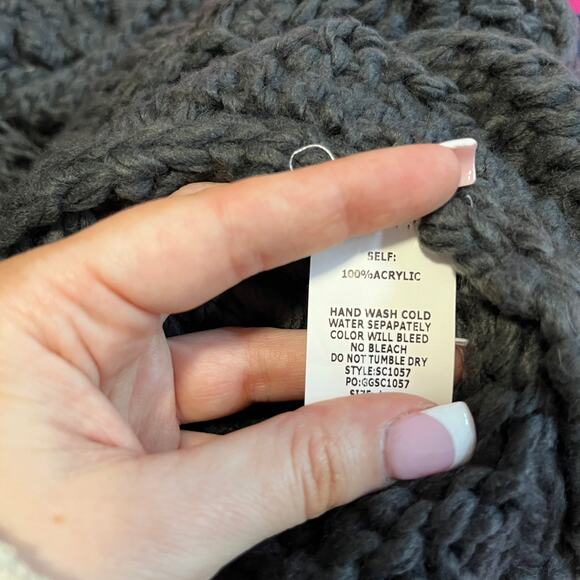 Racheal Dark Gray Heart Print Chunky Knit Open Sweater Size Large - Picture 3 of 5